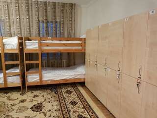 Хостелы Stella Hostel Алматы Спальное место на двухъярусной кровати в общем номере для мужчин и женщин-2